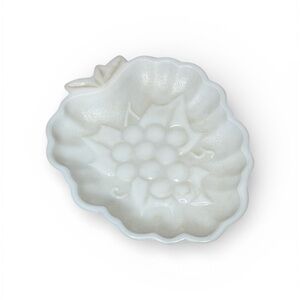 Vintage Hazel Atlas White Milk Glass Harvest Grape Leaf Fruit Dish